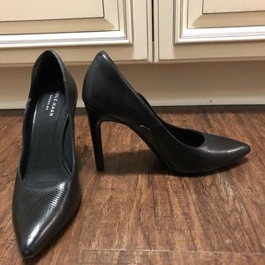 COLE HAAN BLACK HEELS